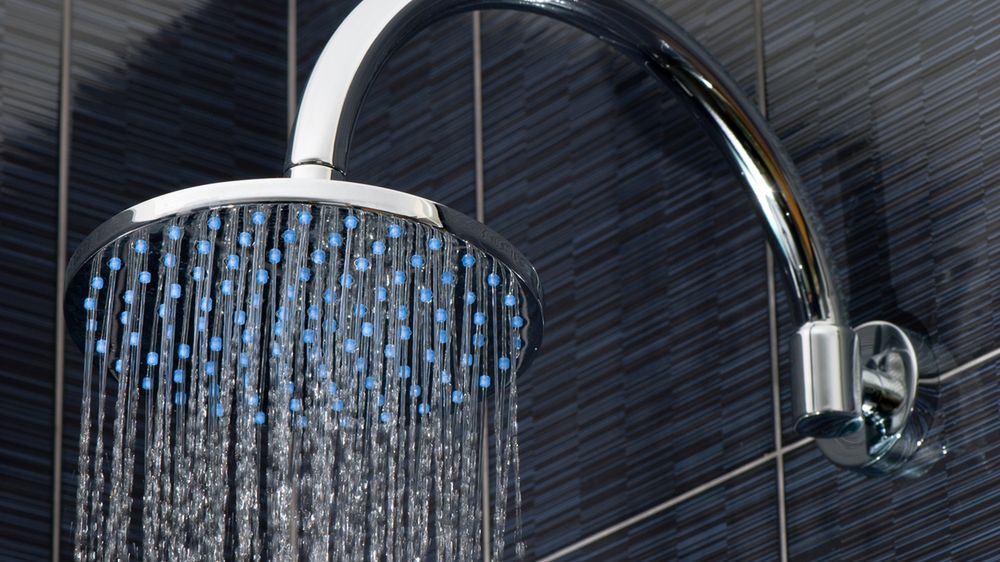 Prysznic bez brodzika może się okazać większym wydatkiem niż tradycyjna kabina