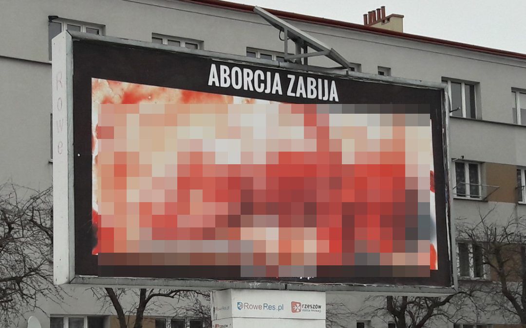 Sąd skazał autora billboardów antyaborcyjnych. Dostał po kieszeni