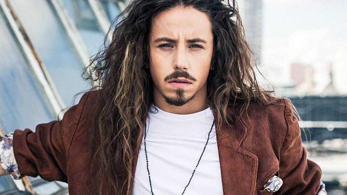 Michał Szpak na głowie miał już wiele, ale takiej fryzury jeszcze nie. A szkoda, bo wygląda świetnie