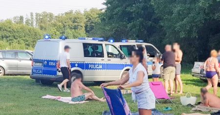 Lubuskie. Tarnów Jezierny: pijany kierowca BMW wjechał na plażę pełną ludzi