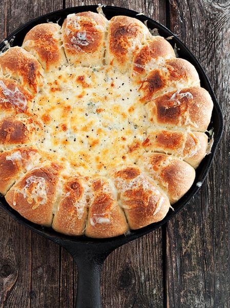 Skillet Bread With Spinach Dip