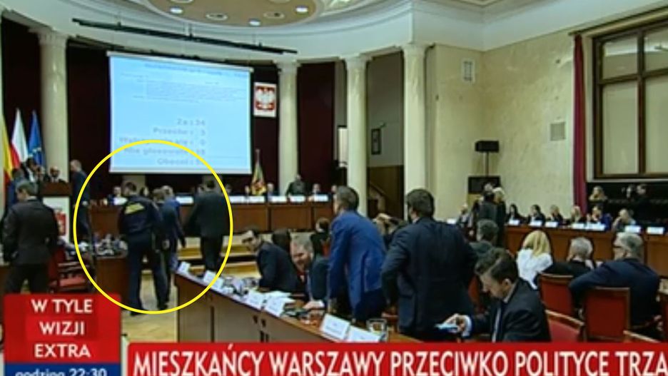Wniosek o nieprzeprowadzenie debaty wywołał takie emocje, że aż interweniowała straż