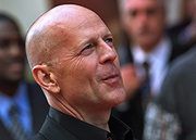 Bruce Willis sprzedaje klub nocny