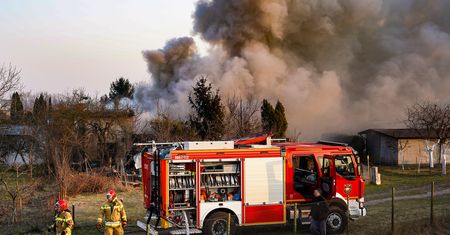 Olbrzymi pożar na ogródkach działkowych – FOTO