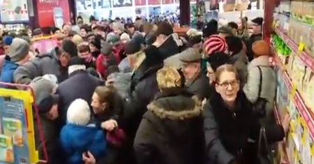 Walka o cukier w chełmskim Carrefourze. Był po 1,99 zł