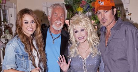 Dolly Parton martwi się o swoją chrześnicę, Miley Cyrus