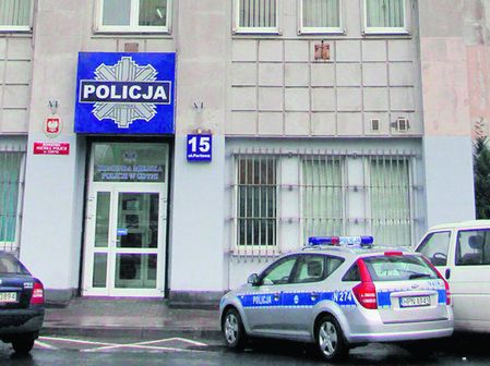 Wyrzucą policjantów na bruk?