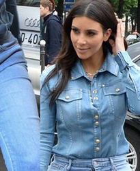 Kardashianka w za ciasnych spodniach!