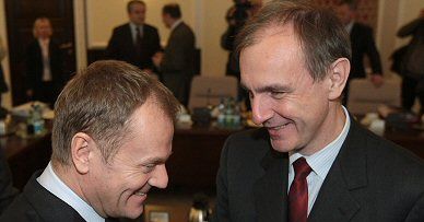 Rozmowy premiera z Klichem ws. cięć zawieszone do 15.00