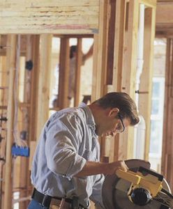 Wyższa pensja lub wyjeżdżam? Sprawdź, ile zarabiamy