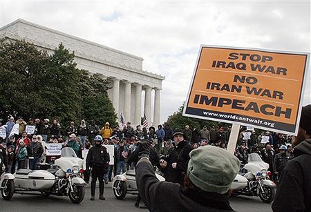 Masowe protesty przeciwko wojnie w Iraku