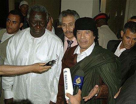 Syn Kadafiego: pielęgniarki uwolnione za broń