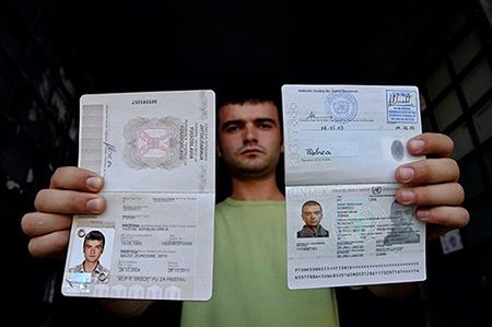 60 Polaków czeka na zwrot zgubionych paszportów