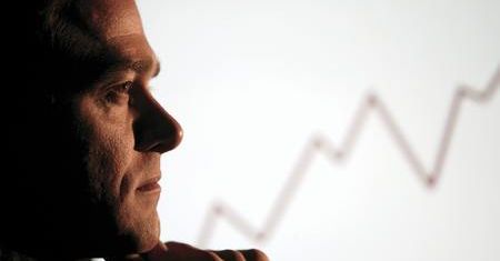 Wyceny korzystne, ale kupujący wciąż się wstrzymują