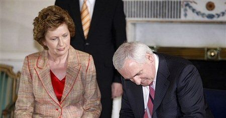 Premier Irlandii podał się do dymisji