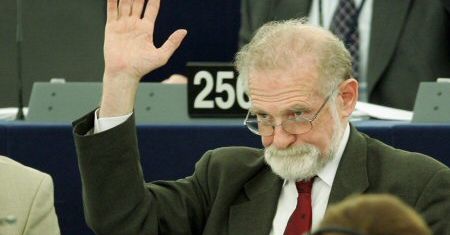 Szef PE: sprawdzimy wszystkie możliwości, aby Geremek mógł pozostać