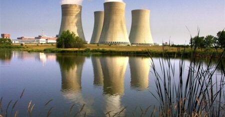 Trwa atomowy wyścig potęg po polski kontrakt