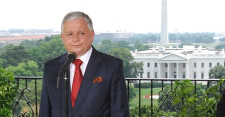Polacy coraz mniej zadowoleni z prezydenta