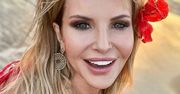 Joanna Racewicz kusiła w sukni z głębokim dekoltem. Psotliwy wiatr sprawił, że tylko krok dzielił ją od hot wpadki