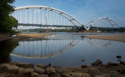 Nowy most połączył brzegi Wisły