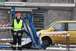 19-latek wjechał w przystanek w Krakowie