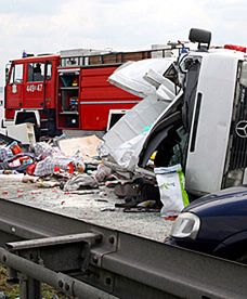 7 osób nie żyje po zderzeniu na A4