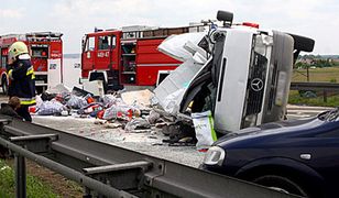 7 osób nie żyje po zderzeniu na A4