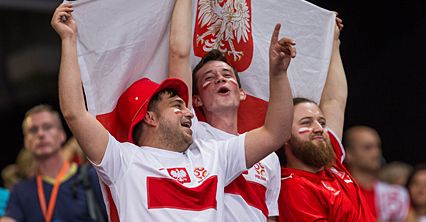 Polscy kibice bawią się w Londynie