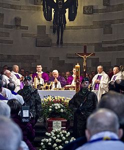 Tysiące wiernych żegnało abp. Józefa Życińskiego