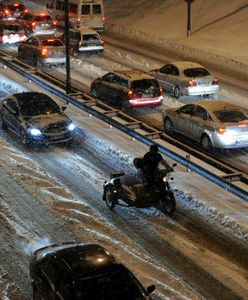 Zima nie odpuszcza - na drogach robi się niebezpiecznie
