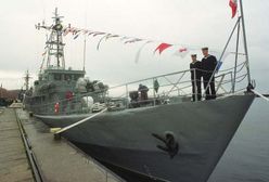Polski okręt niszczy niemieckie miny na Bałtyku