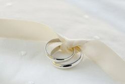 Wzięła ślub z mężczyzną, który... nie żyje od 3 lat