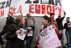 Protest przeciw budowie meczetu w Warszawie