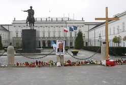 Popierają przesunięcie krzyża spod Pałacu