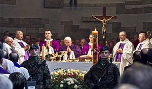 Tysiące wiernych żegnało abp. Józefa Życińskiego