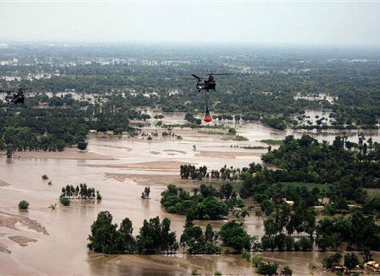 4 mln ludzi bez domu po powodziach w Pakistanie