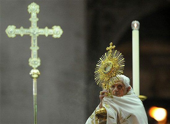 Papież przeprasza za skandal pedofilski