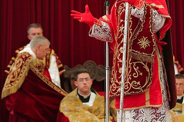 Przełożony lefebrystów stanął w obronie Benedykta XVI