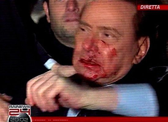 Atak na Berlusconiego był upozorowany?