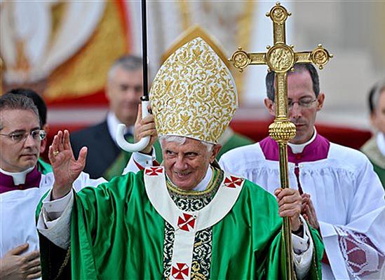 Papież modlił się za ofiary wypadków drogowych