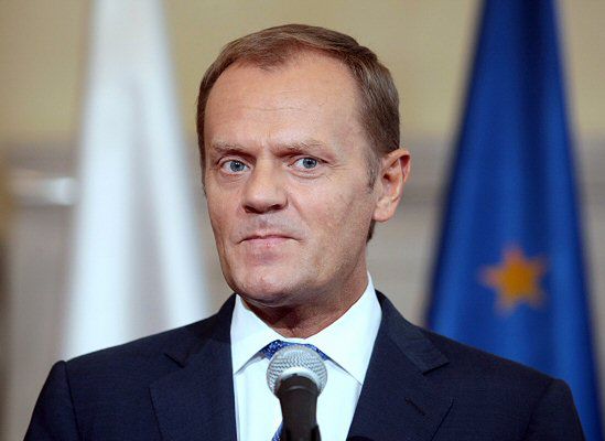 Koniec sielanki - rząd i Donald Tusk tracą w sondażach