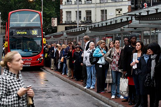 Metro strajkuje, tłok w autobusach, wściekli pasażerowie