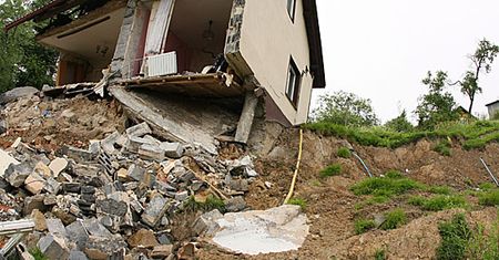Polacy: powódź pogorszyła sytuację gospodarczą kraju