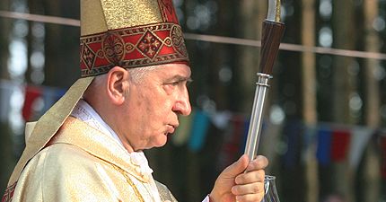 Prymas Polski: nie angażujcie się w tę manipulację krzyżem!
