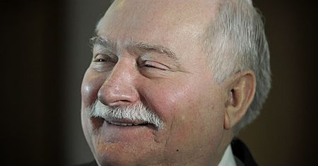Wałęsa: należy to towarzystwo jak najszybciej rozgonić