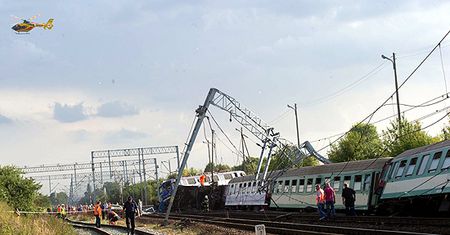 Wykolejony pociąg TLK - 70 osób w szpitalach