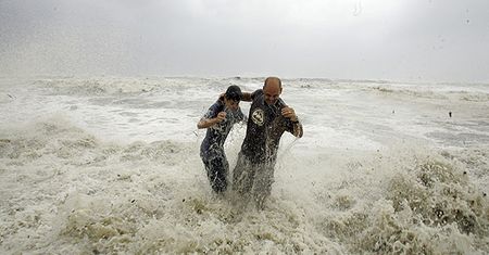 Huragan Ike zagraża wieżowcom w Houston