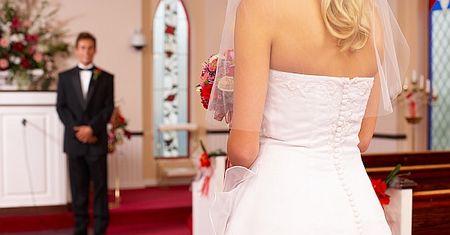 Lawinowy wzrost "papierowych" ślubów w Polsce
