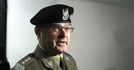 Niewygodny gen. Skrzypczak wysłany na urlop?
