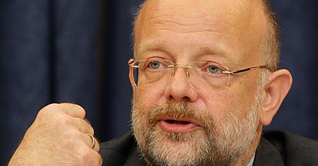 Kownacki odszedł z kancelarii prezydenta przez kobietę?